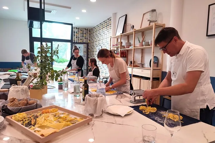 COOKING CLASS: Short Pasta & Tiramisù 17:00